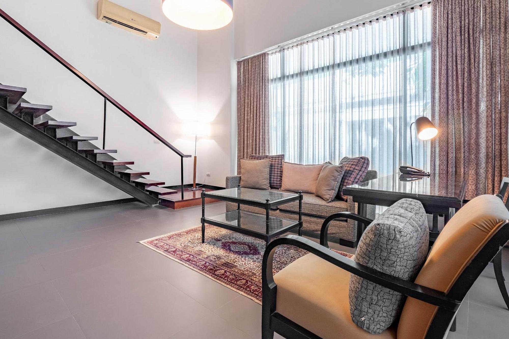 Luxe Residence Pattaya Bagian luar foto