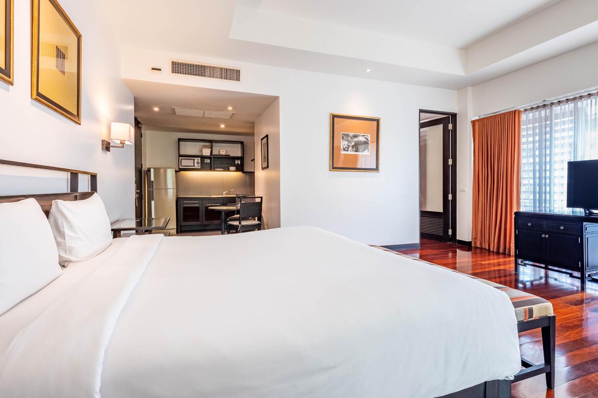 Luxe Residence Pattaya Bagian luar foto
