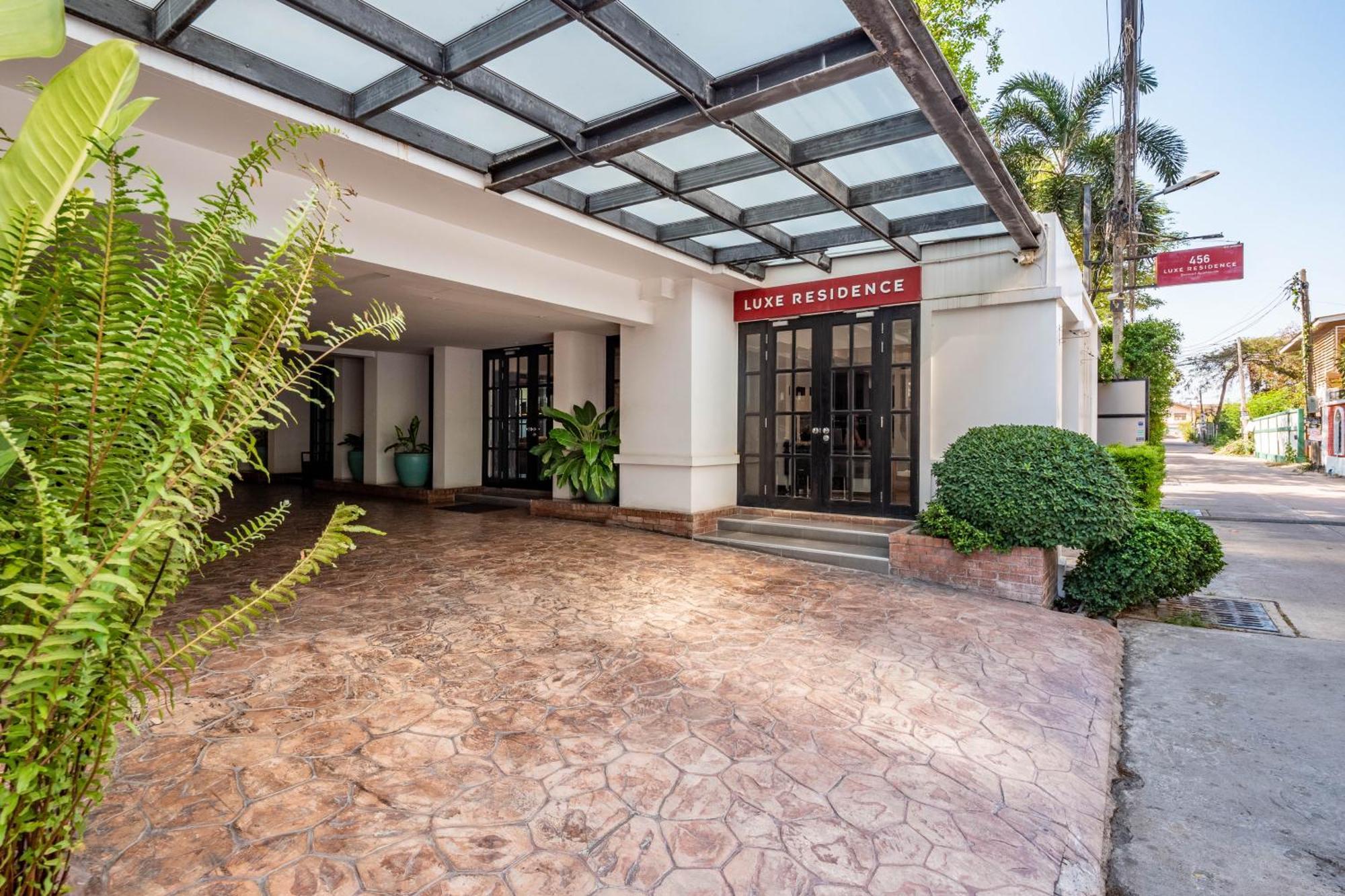Luxe Residence Pattaya Bagian luar foto