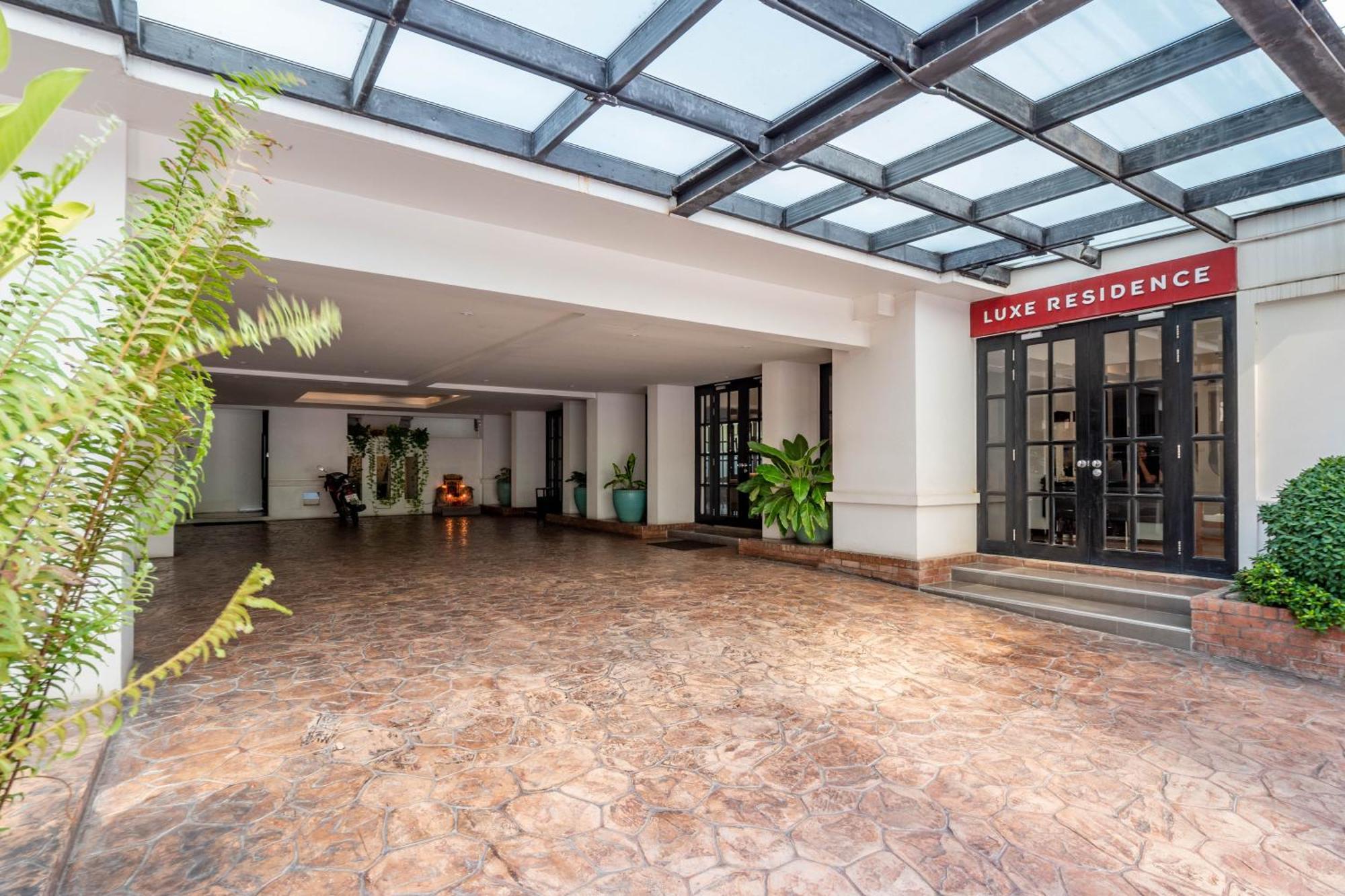 Luxe Residence Pattaya Bagian luar foto