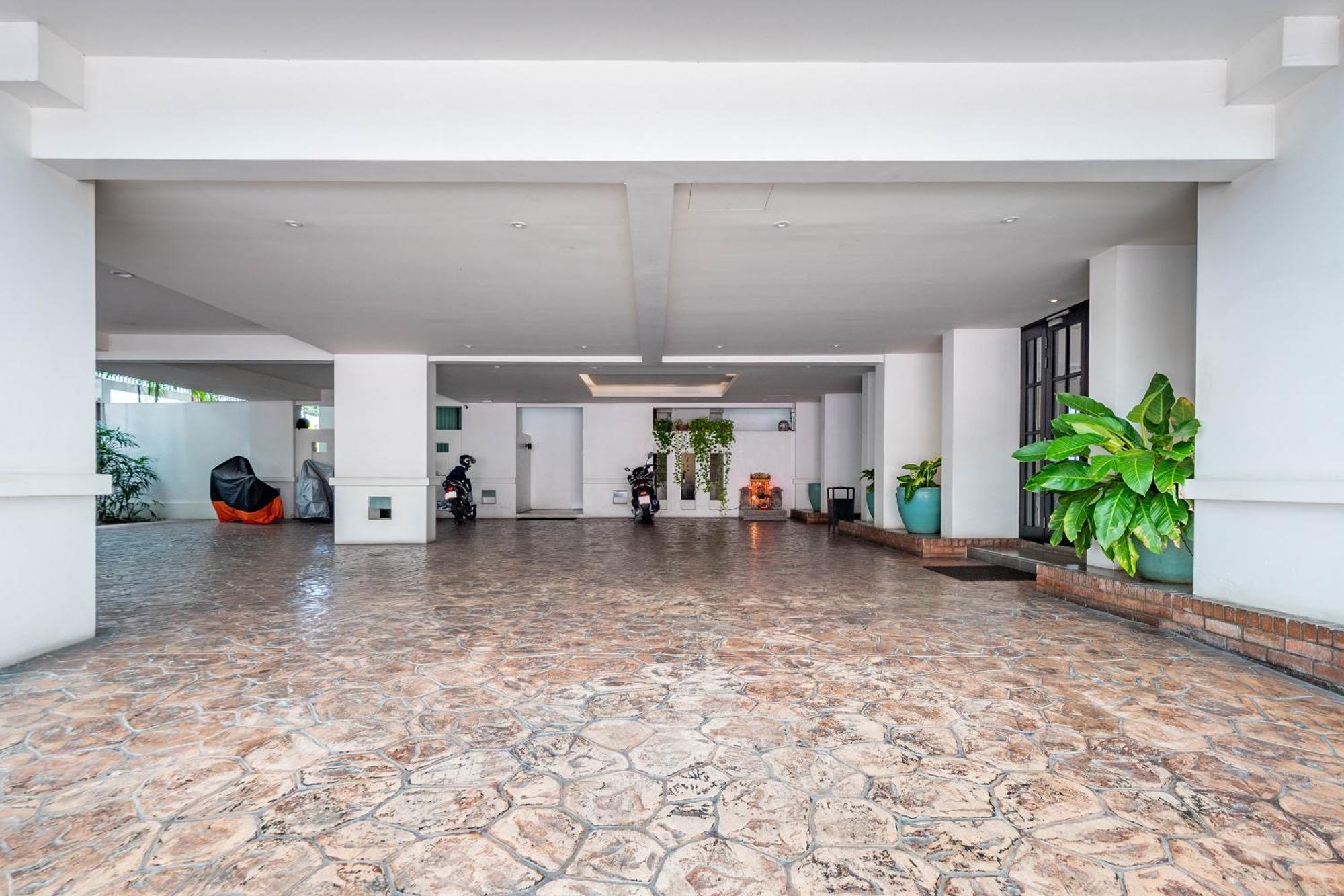 Luxe Residence Pattaya Bagian luar foto