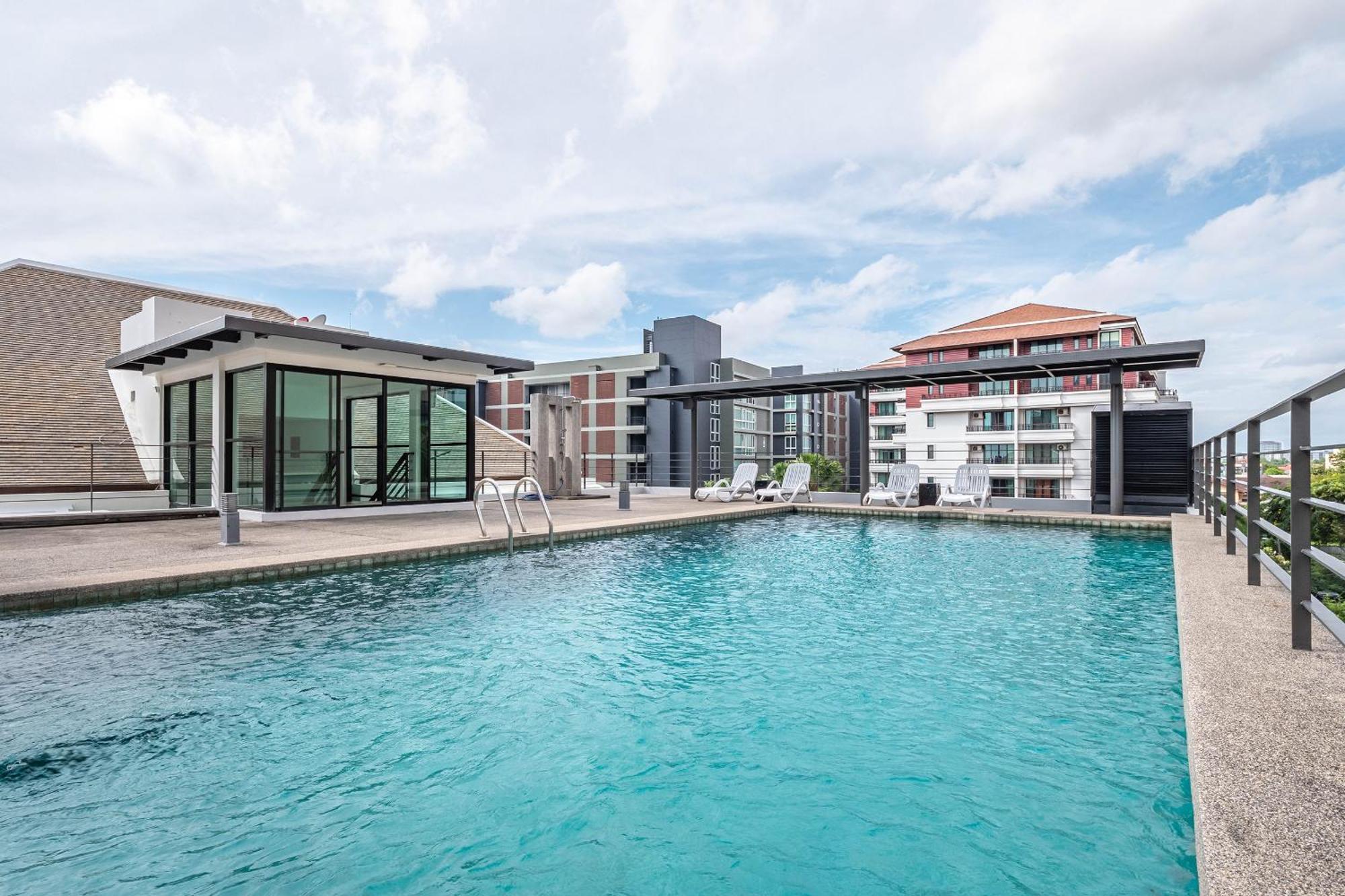 Luxe Residence Pattaya Bagian luar foto