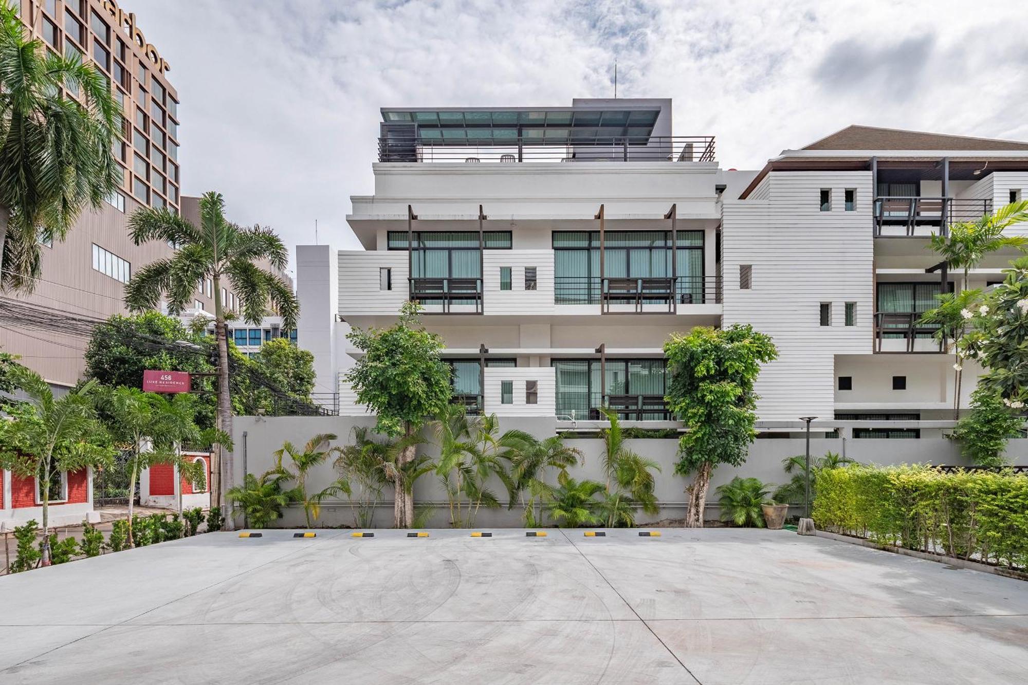 Luxe Residence Pattaya Bagian luar foto